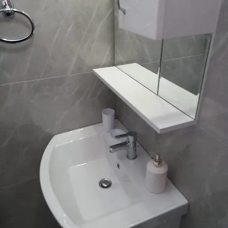 Kosta Σαράντα